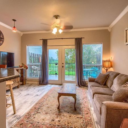 Ss 4B Riverside Condo Нью-Браунфелс Екстер'єр фото